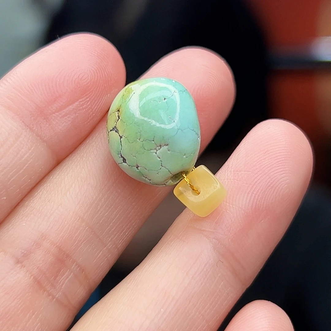 蜜蜡未镶嵌珠宝奇石