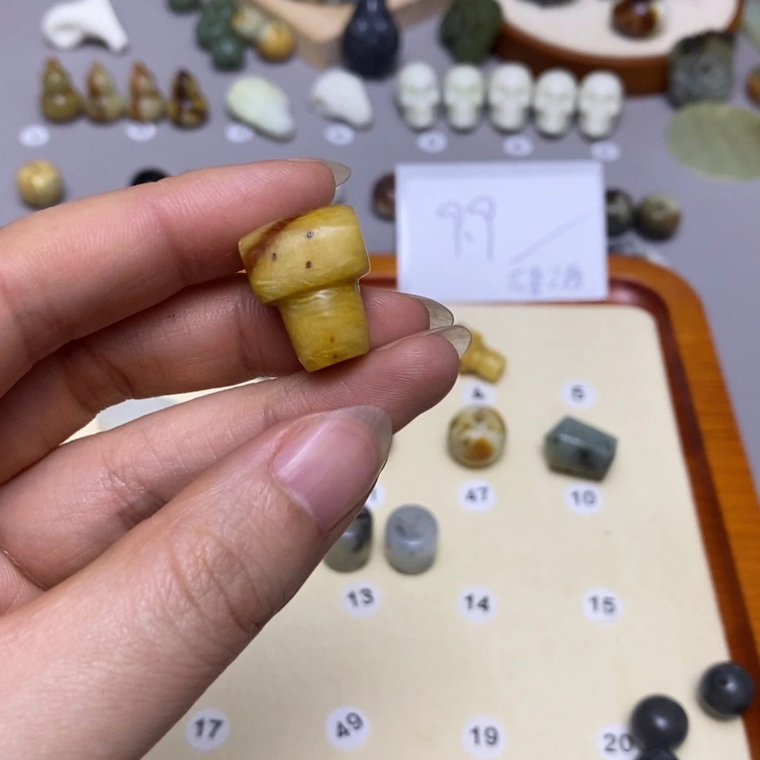 蛇纹石玉配饰合金冷**心