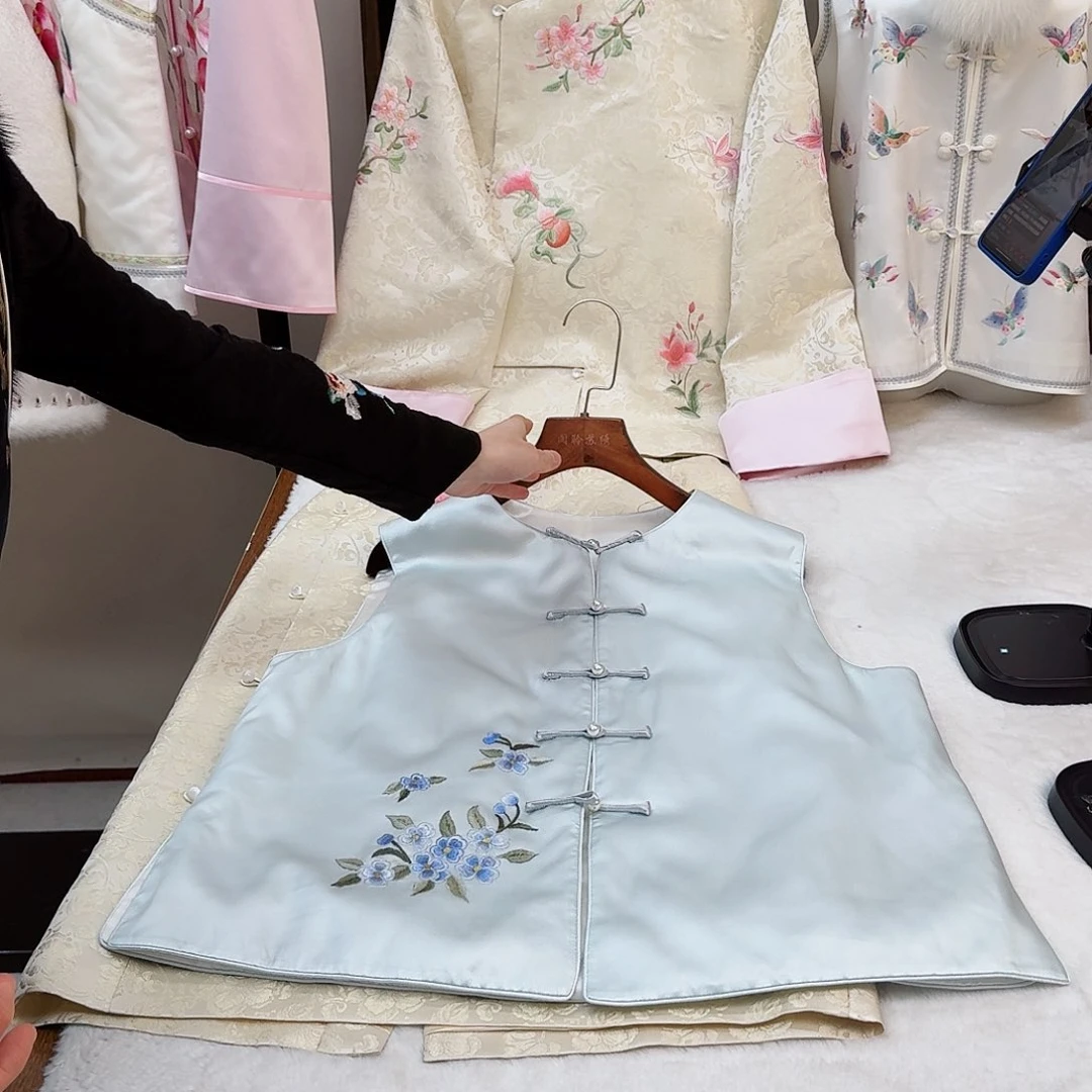 刺绣真丝蓝色马甲 薄棉