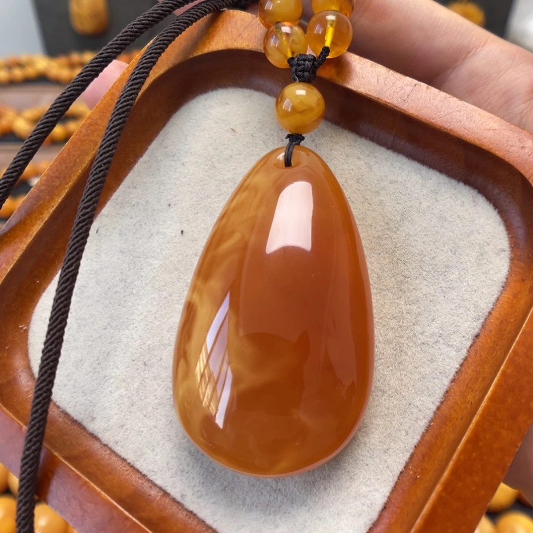 蜜蜡未镶嵌颈饰蜜蜡