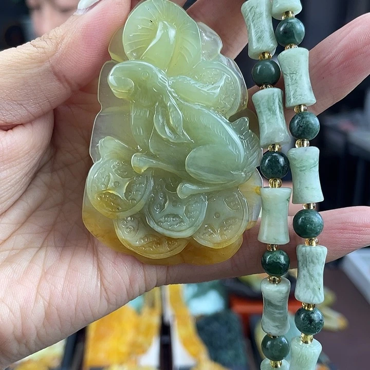 蛇纹石玉未镶嵌颈饰
