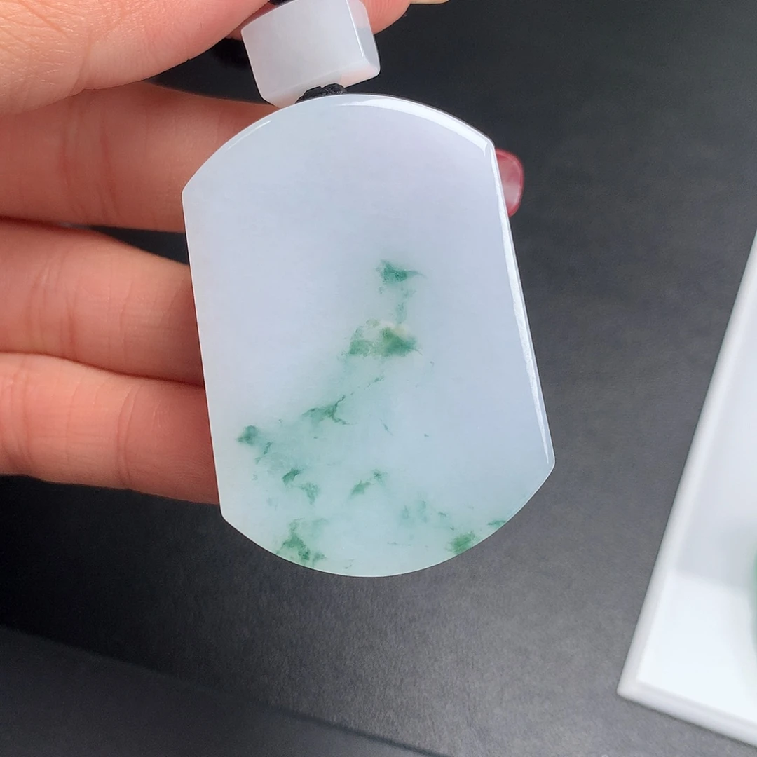 捌***后翡翠未镶嵌颈饰飘花无事牌