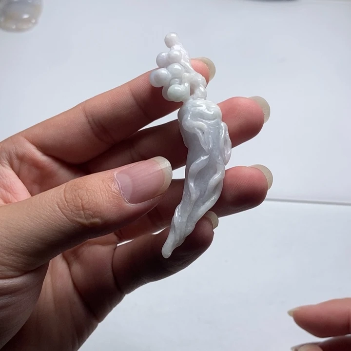 翡翠未镶嵌颈饰人参5