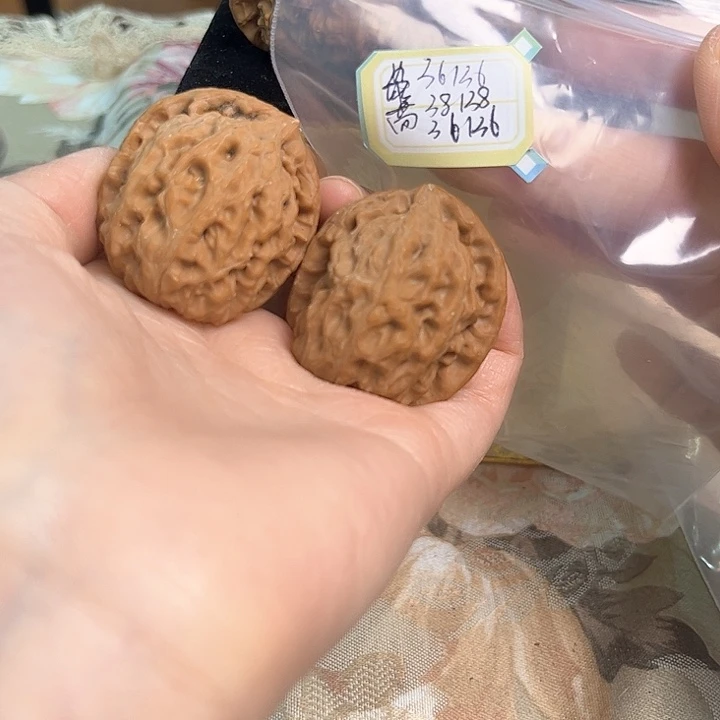 文玩核桃把件非嫁接北京