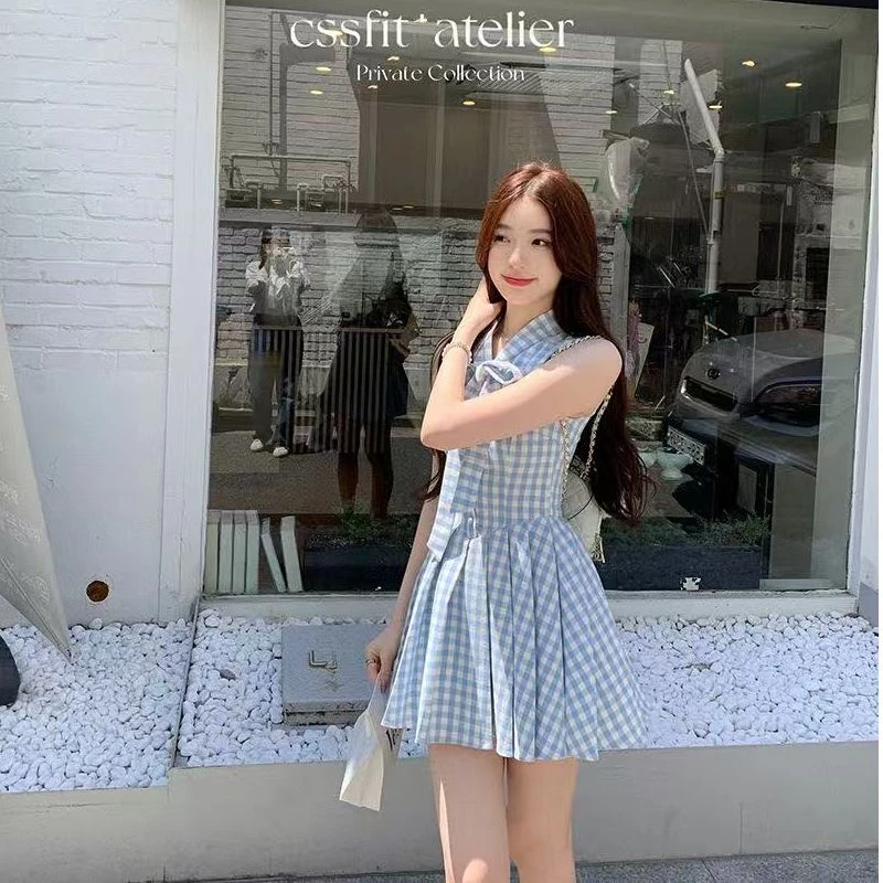 法式甜美蓝白格纹系带无袖蝴蝶结v领连衣裙女新款短裙气质百褶裙