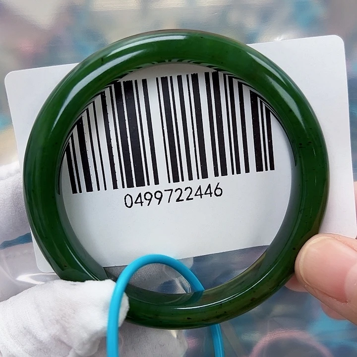 和田玉未镶嵌手镯微瑕55