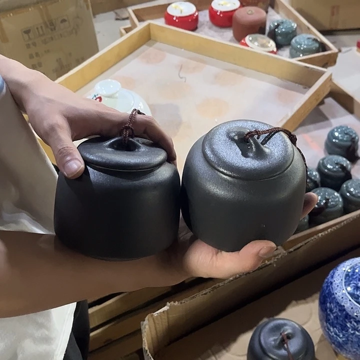 高档陶瓷茶叶罐储物罐密封罐！
