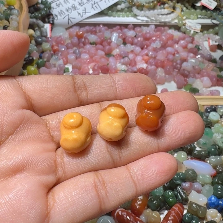 和田玉未镶嵌珠宝半成品陌***事