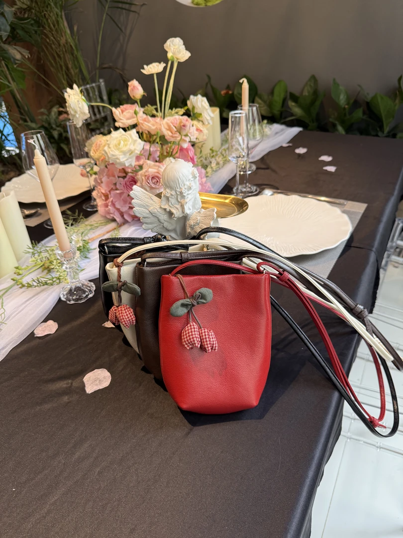 【慕懿时袋】 2025春夏新款女包复古多巴胺墩墩包手机包斜挎包6562