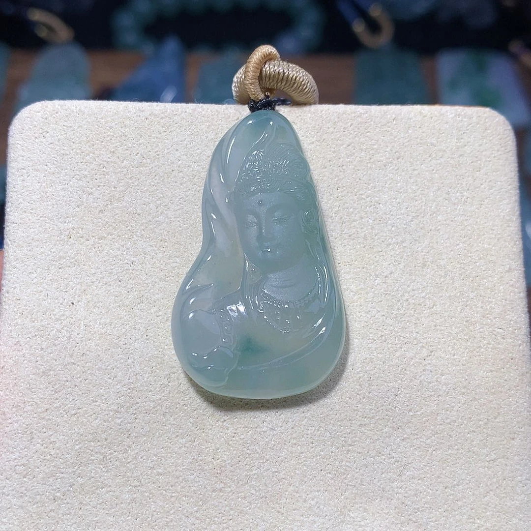 颈饰未镶嵌翡翠佛光天下