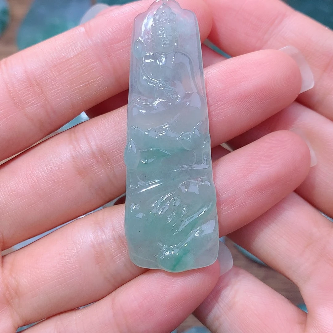 颈饰未镶嵌翡翠观音