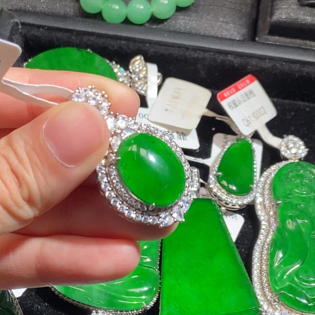 翡翠未镶嵌吊坠(不含链)