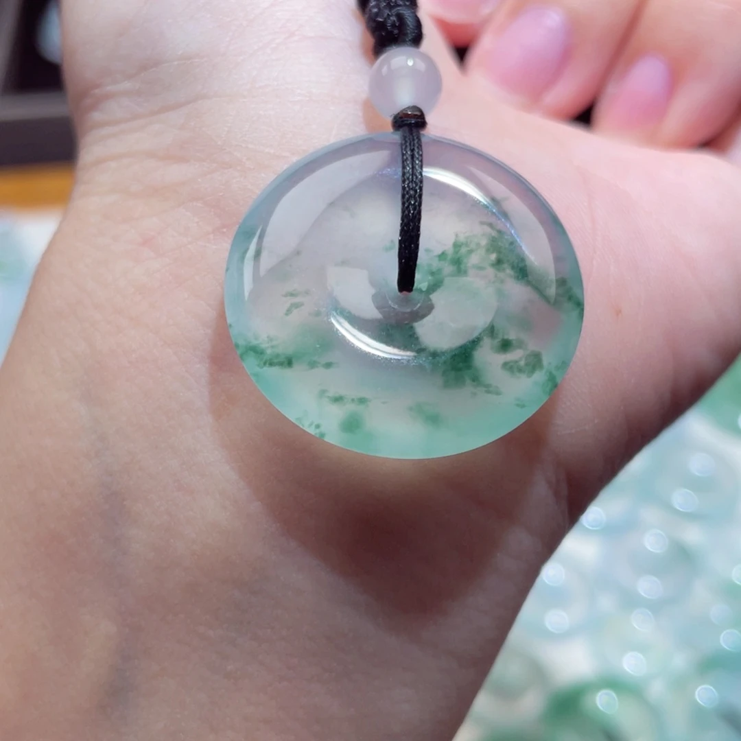 颈饰未镶嵌翡翠平安扣