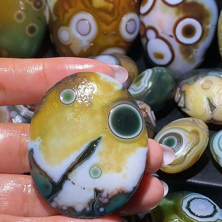 玛瑙/玉髓未镶嵌珠宝奇石55