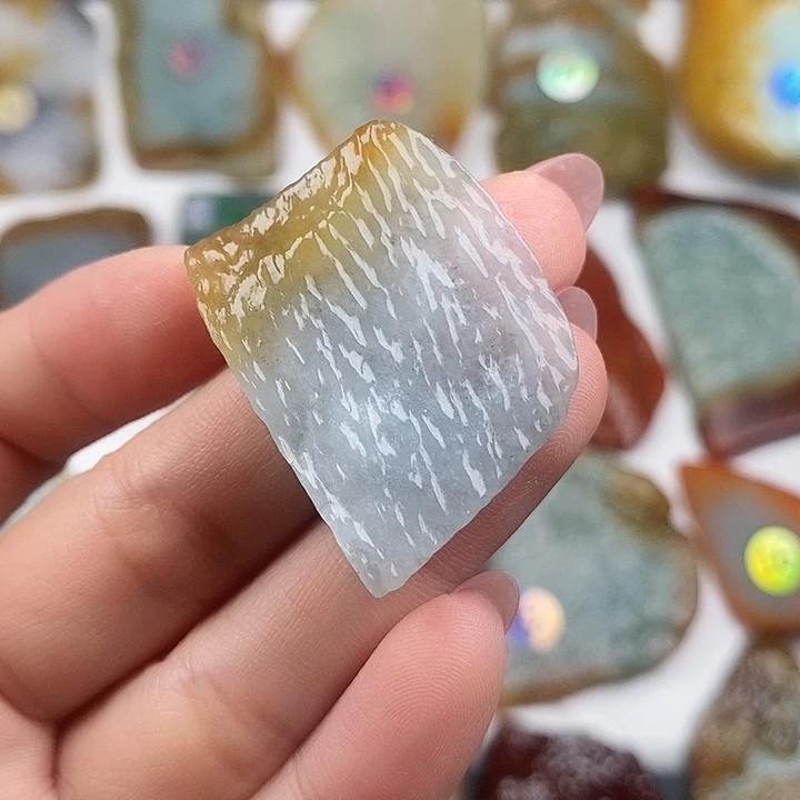 颈饰未镶嵌翡翠天然