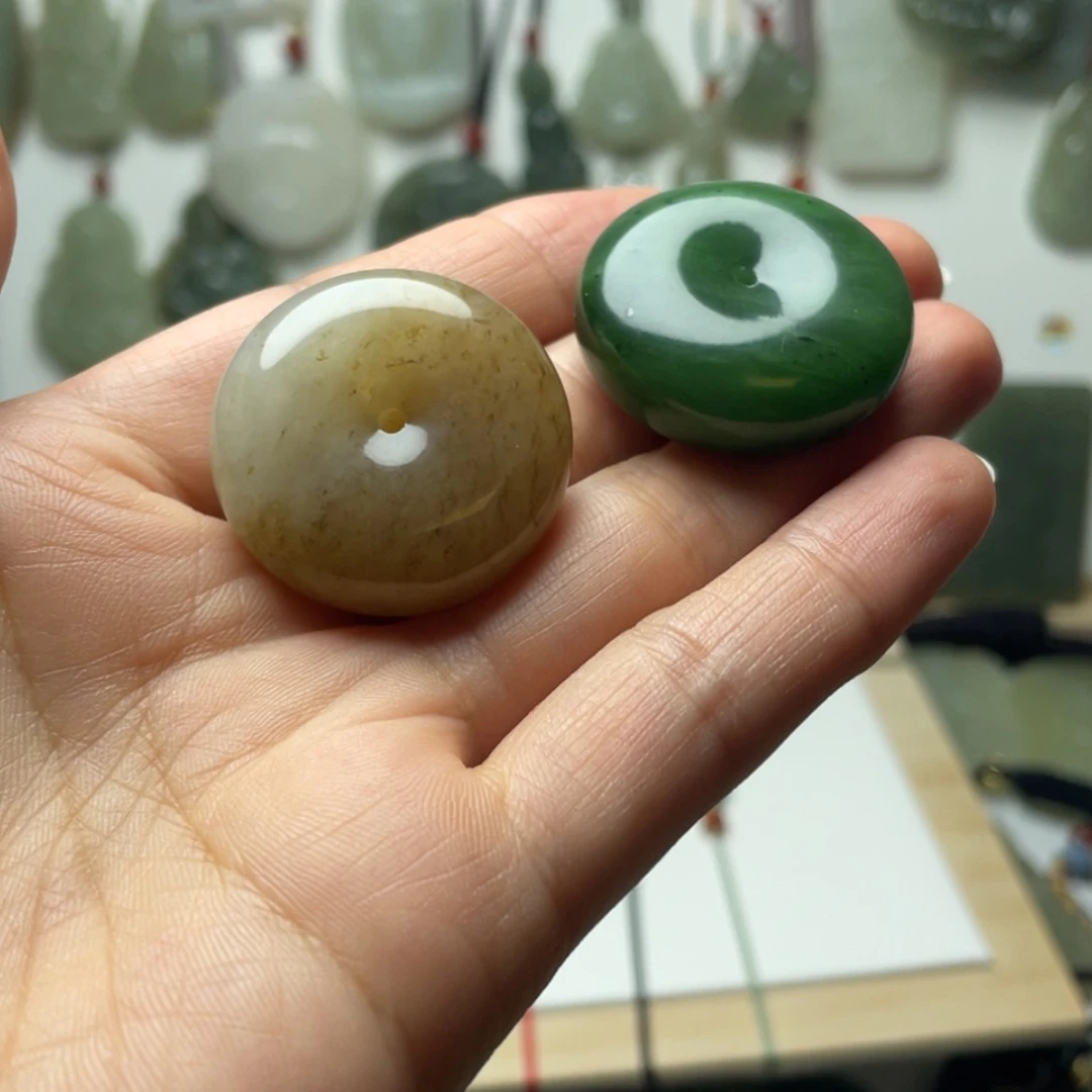 【闪购商品】和田玉未镶嵌颈饰平**月