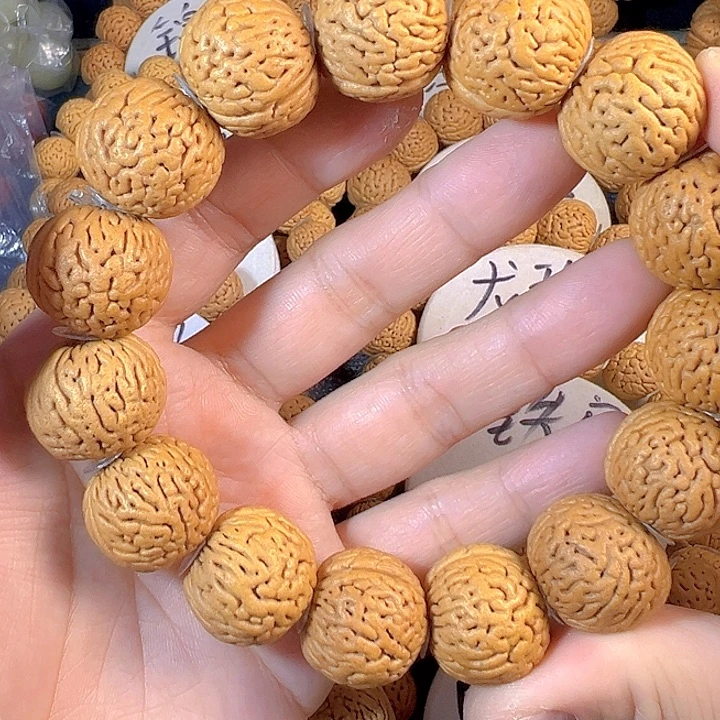 桃核吊坠22➕肥齐白月光