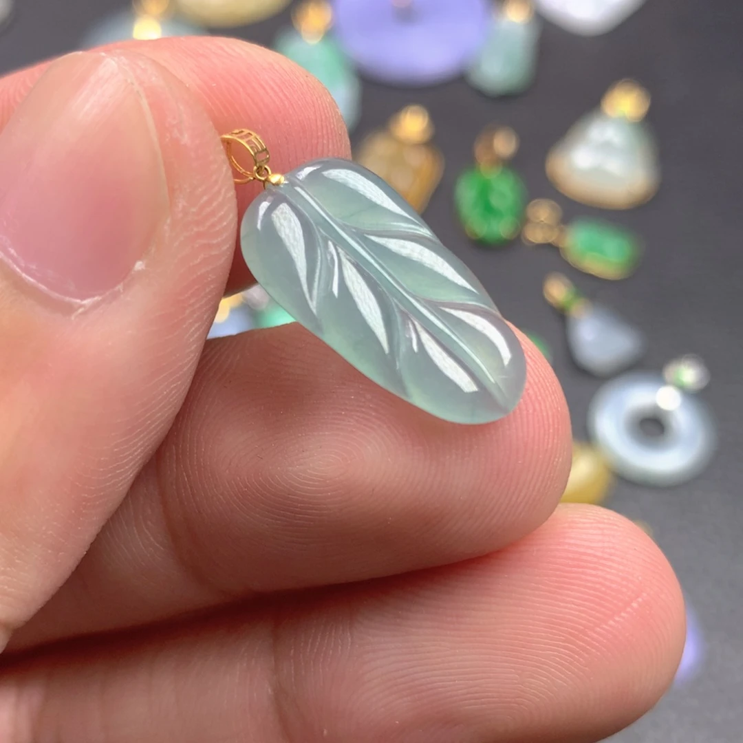 【闪购商品】颈饰18K金镶嵌翡翠翡翠