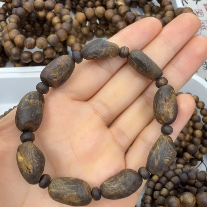 沉香手串沉香绿奇楠树丁留疤沉水13