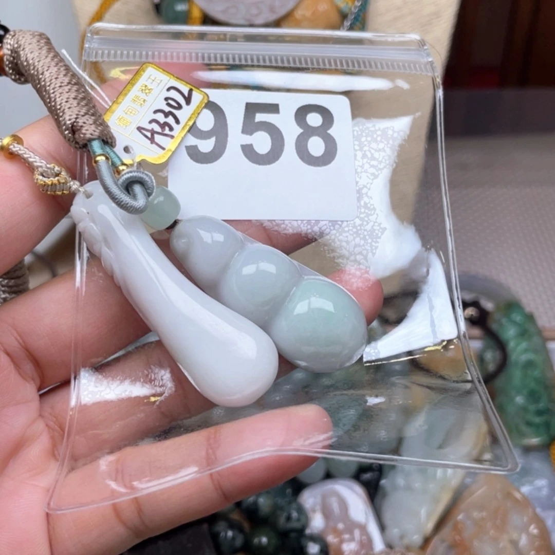 【闪购商品】翡翠颈饰未镶嵌紫**主翡翠