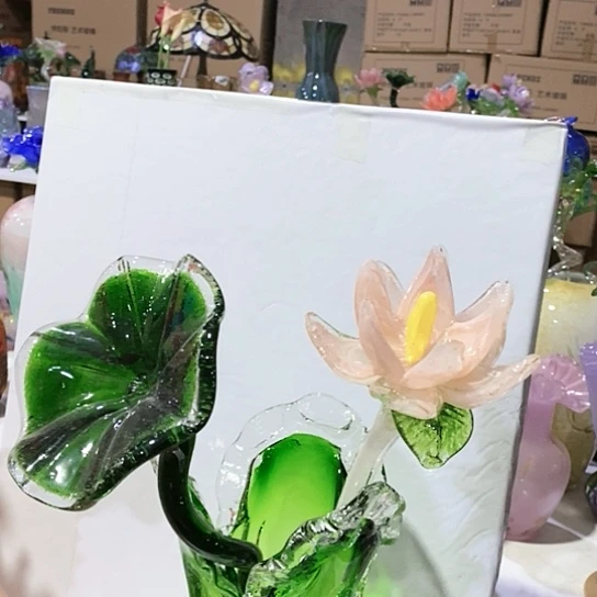 琉璃花瓶高45厘米宽9厘米