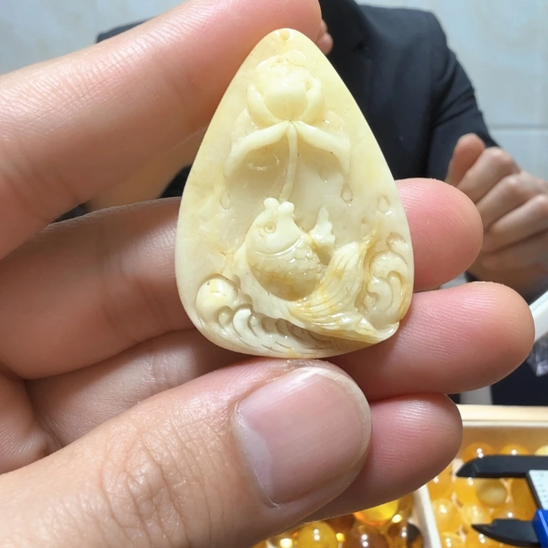 琥珀未镶嵌裸石成品