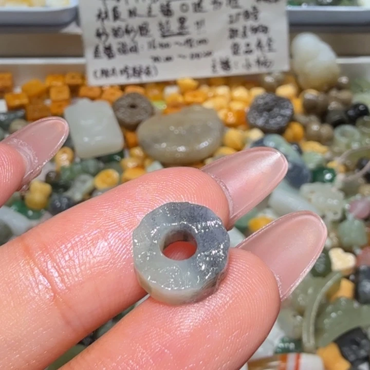 和田玉未镶嵌珠宝半成品