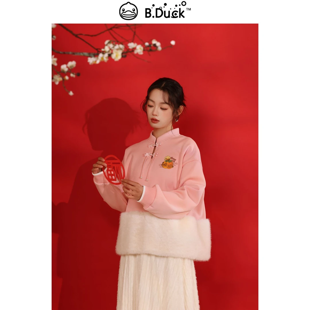 B.Duck小黄鸭骐骥韶光系列2025年冬季新款毛绒拼接新中式卫衣