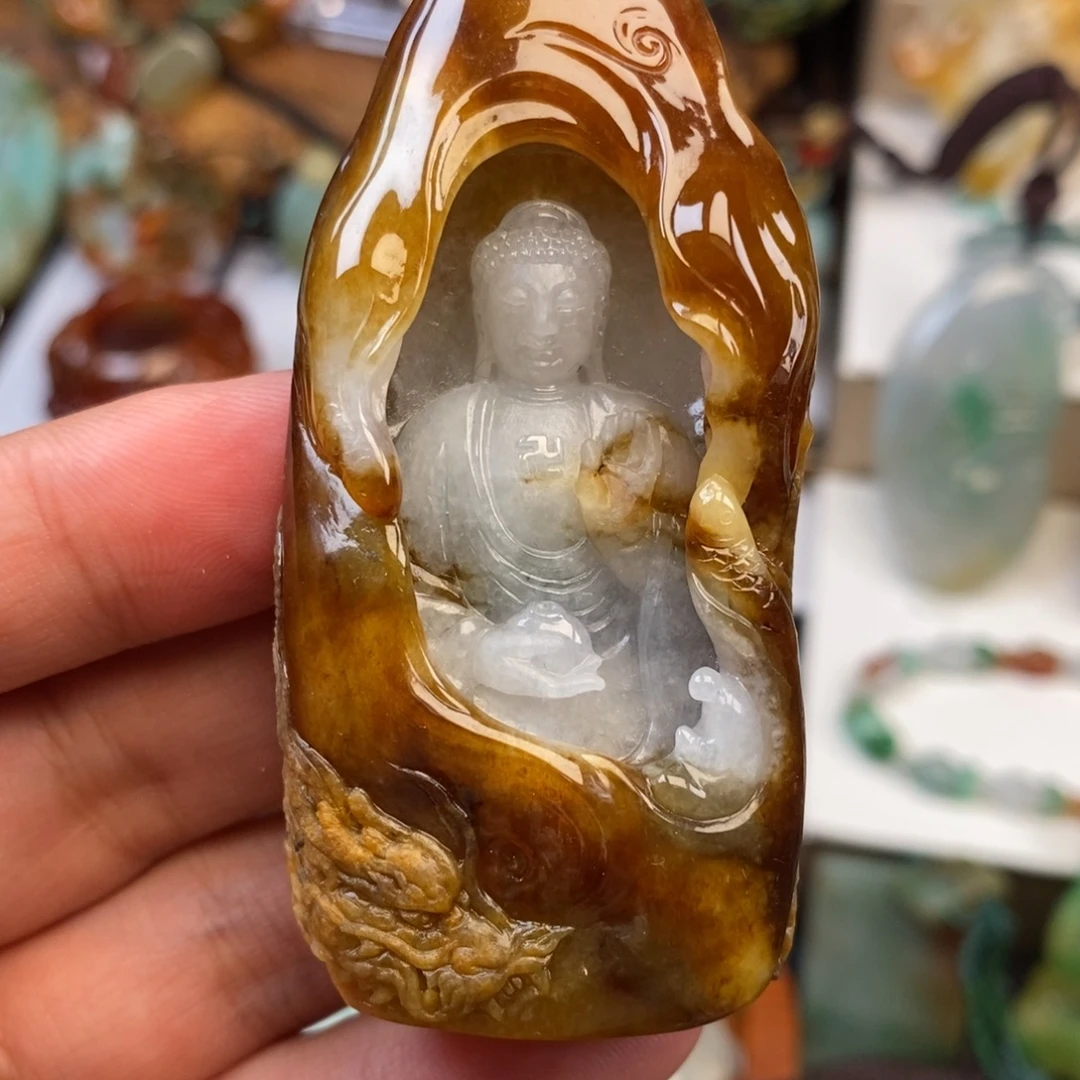 翡翠未镶嵌颈饰特色神龙护主