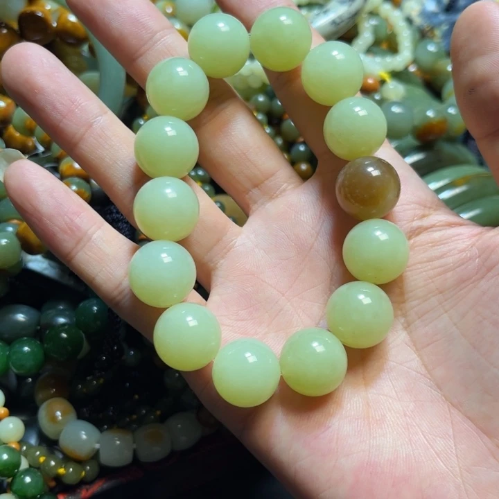 岫岩老玉（透闪石质玉）未镶嵌颈饰