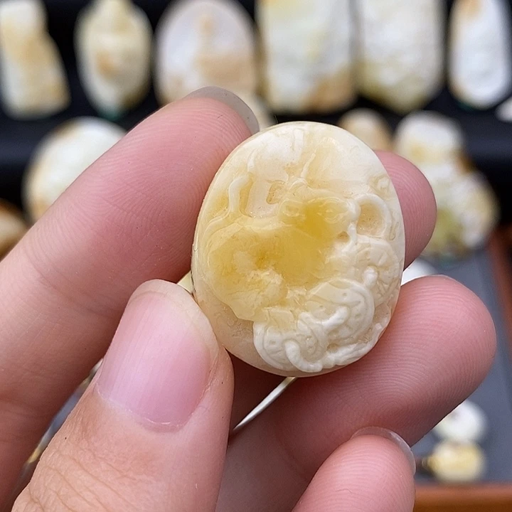 未镶嵌琥珀裸石小老鼠v35