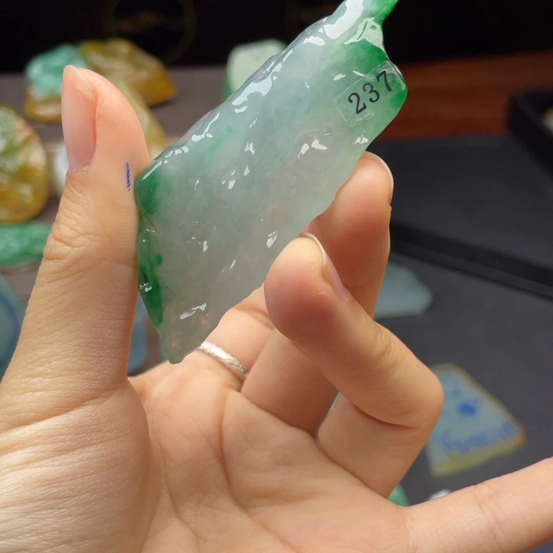 定制翡翠未镶嵌翡翠