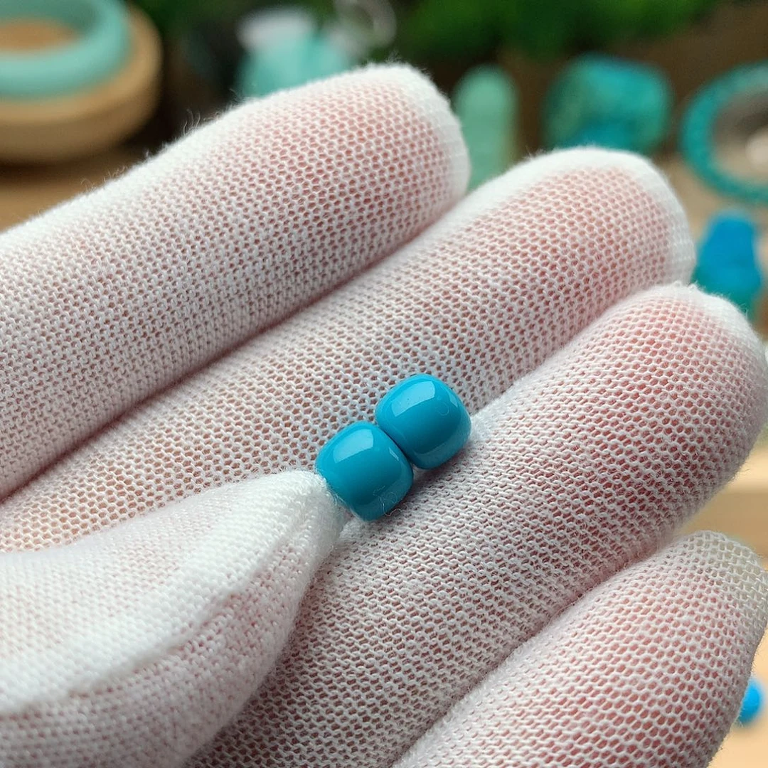 绿松石未镶嵌颈饰