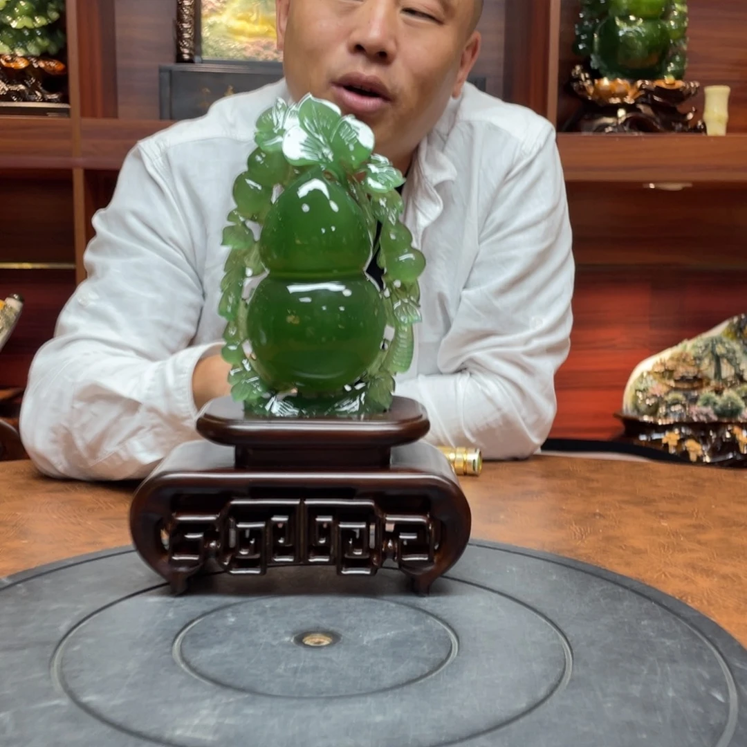飘***'玉手工雕刻岫玉摆件