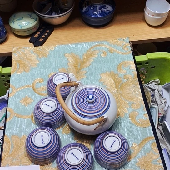 瓷片新年快乐。万事如意