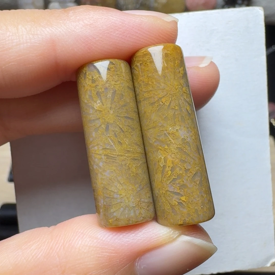 未镶嵌绿色永生花1对硅化玉