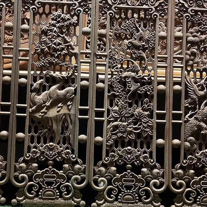 魏***)大叶紫檀（黑酸枝木类）111