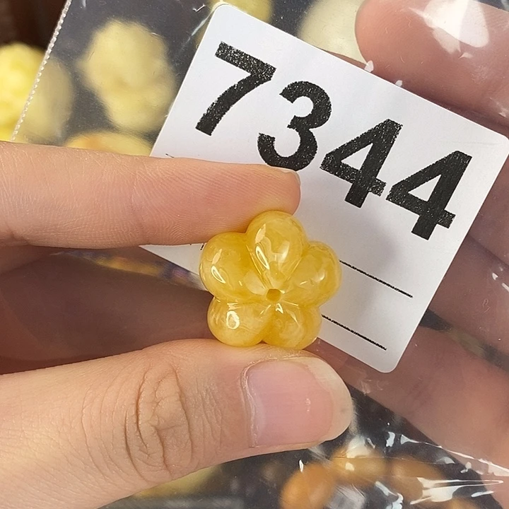 蜜蜡未镶嵌珠宝奇石
