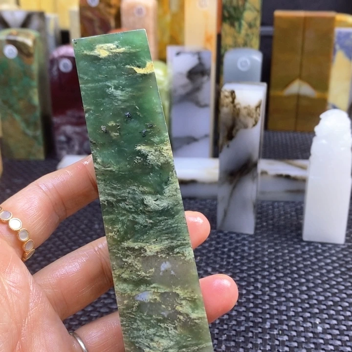 广东石?*虹青田石印章石