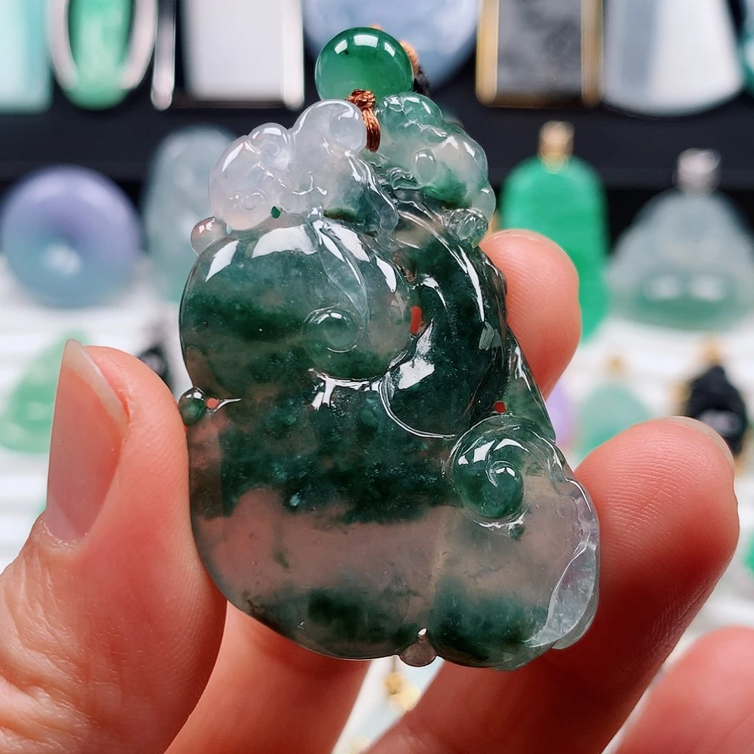 翡翠颈饰未镶嵌如意