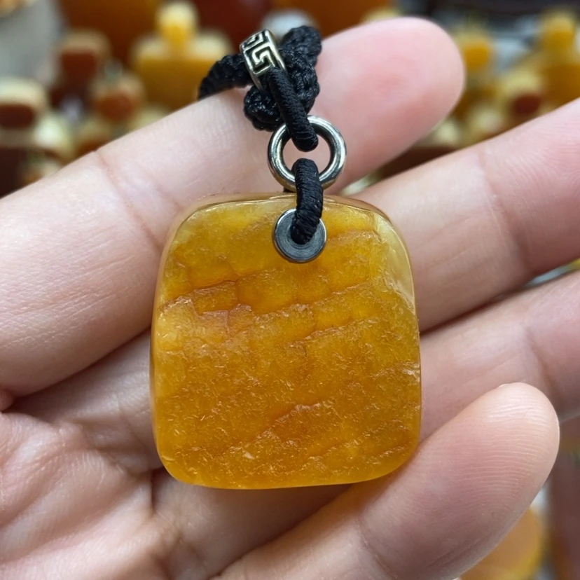 【闪购商品】琥珀颈饰未镶嵌