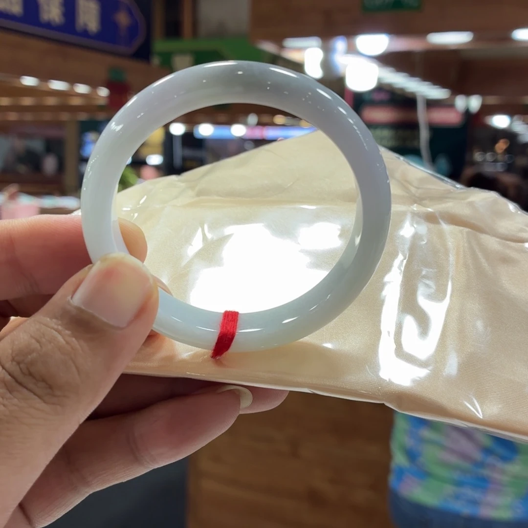 翡翠手镯未镶嵌手镯