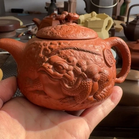 紫砂茶壶密密麻麻