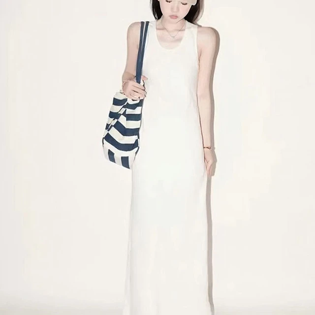 法式简约U领无袖连衣裙女2025夏季新款高级感气质修身显瘦背心裙