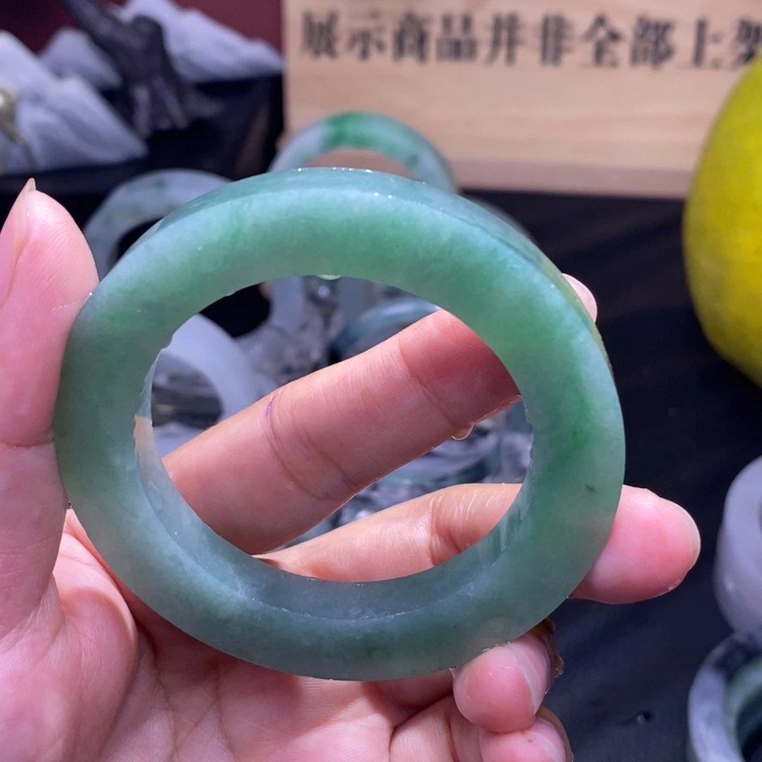 0***9定制翡翠未镶嵌定制手镯