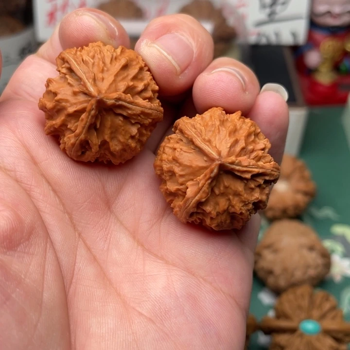 【闪购商品】文玩核桃吊坠29全品手捻三棱