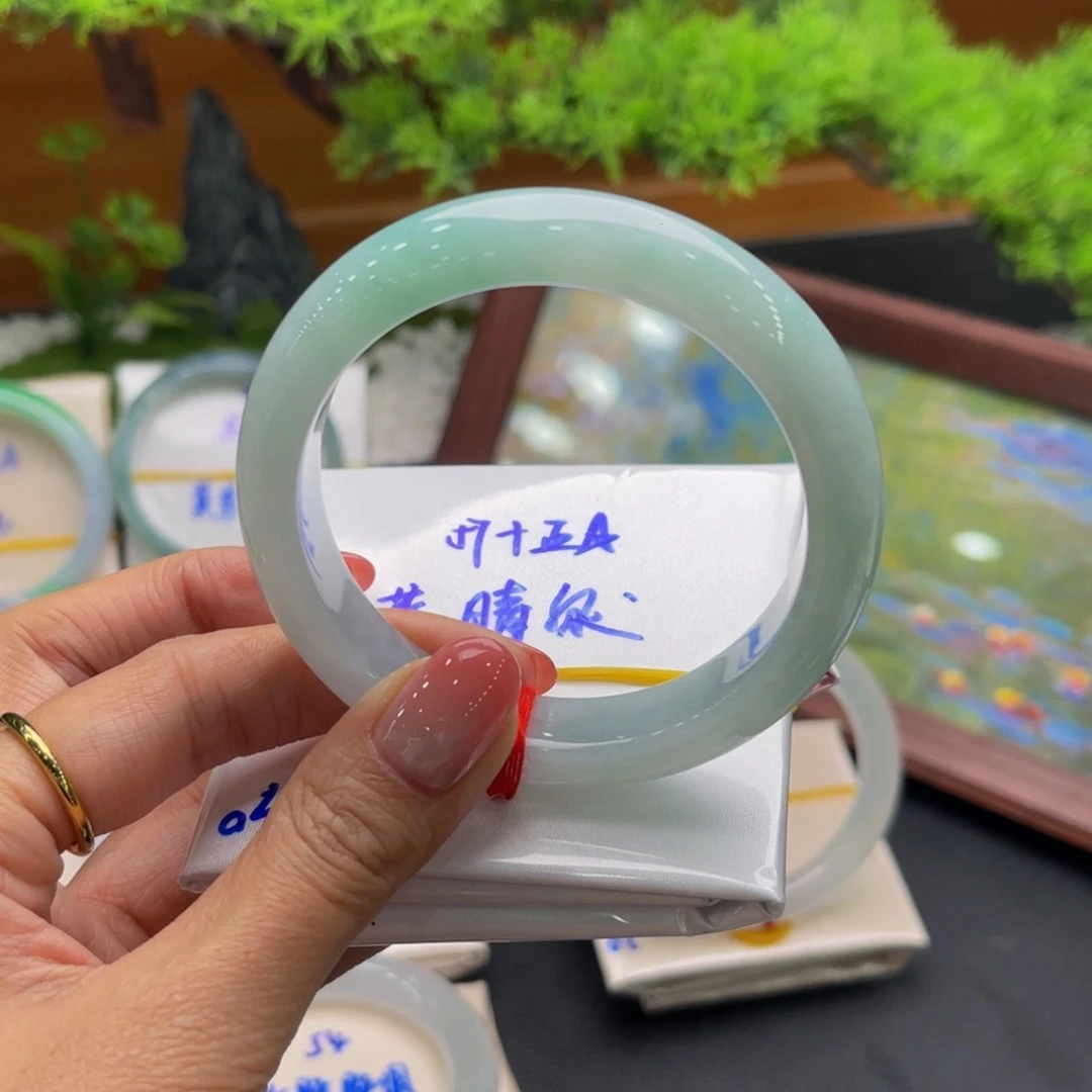 翡翠未镶嵌手镯缅甸