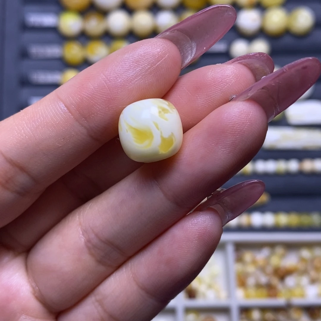 蜜蜡未镶嵌珠宝奇石瓷白橘金溶洞妖花老型12.8*12.3mm
