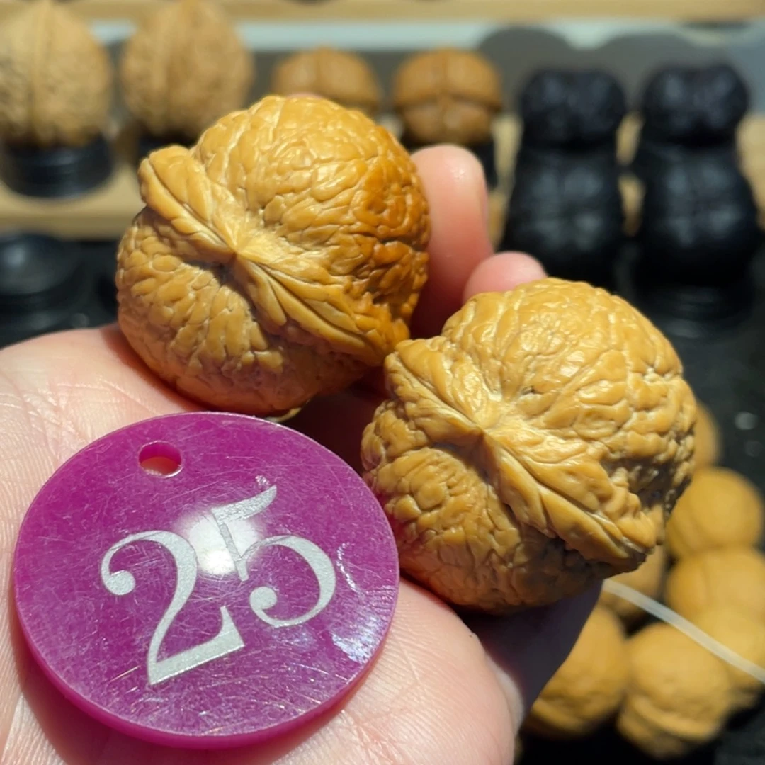 V***a绝版七彩大西瓜核桃37