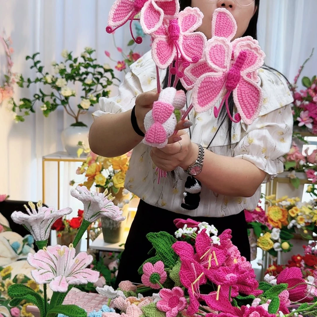 手工钩织蝴蝶兔子